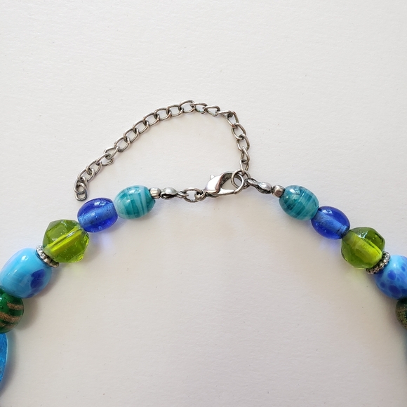 blue green glass beaded necklace - Picture 9 of 10